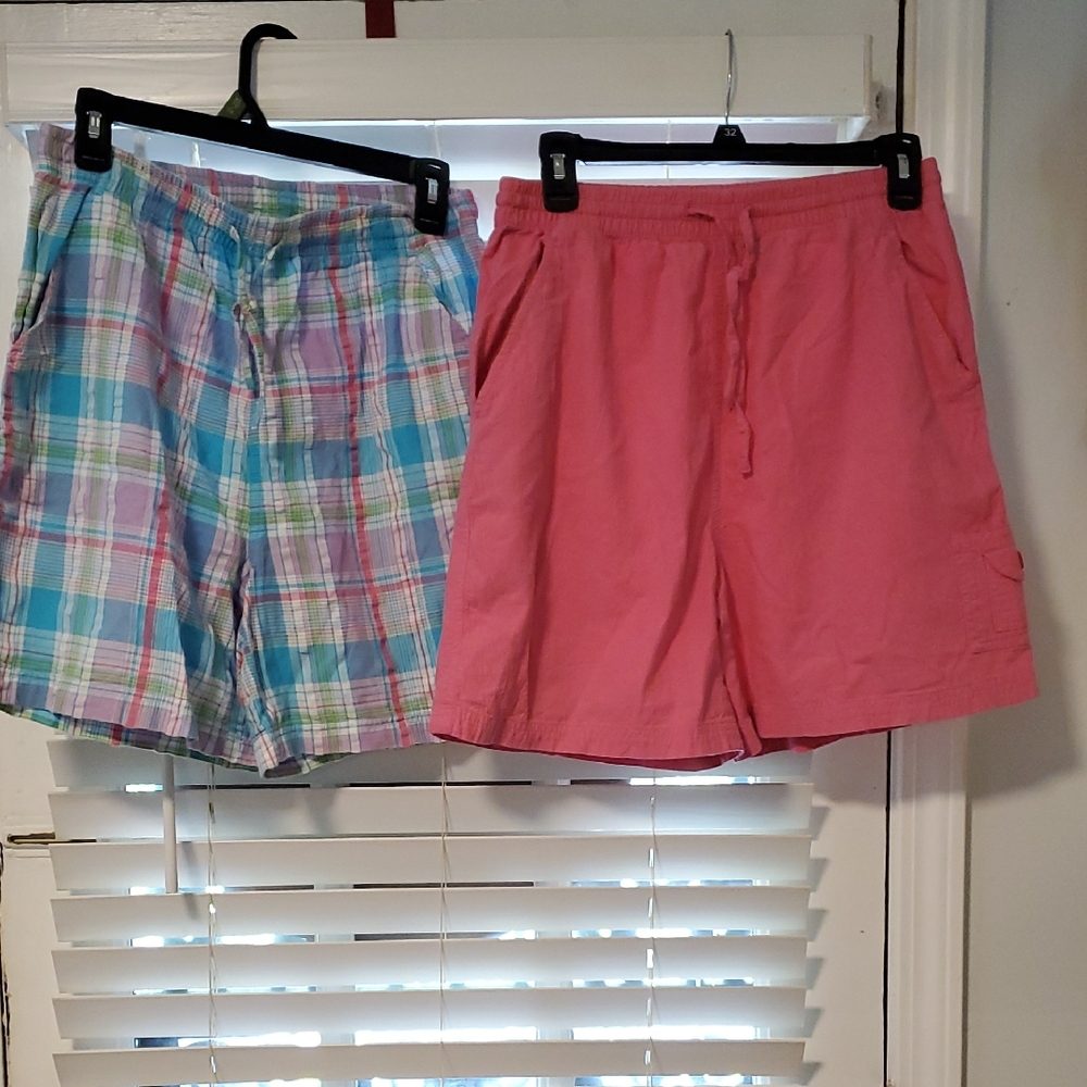 Bundle Of 2 Pairs Of Bobbie Brooks Women Shorts